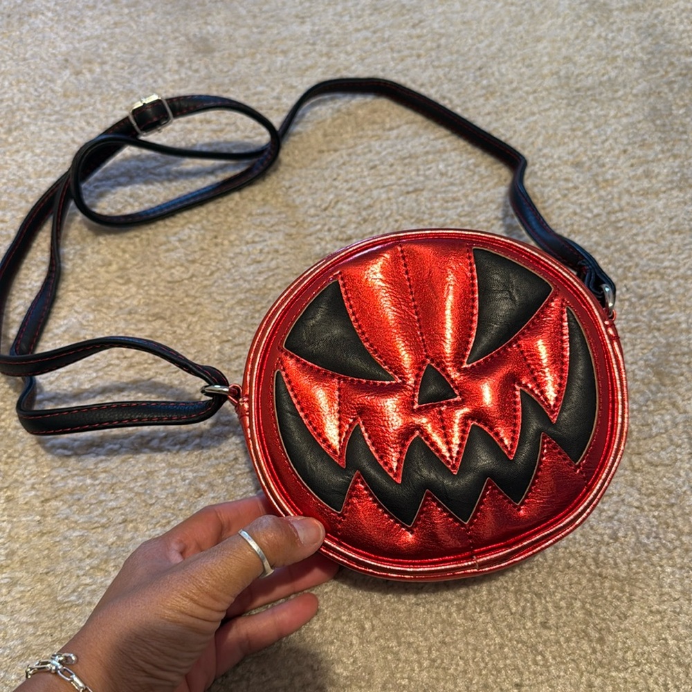 Halloween Pumpkin Kult Red Metallic Pumpkin Crossbody Bag